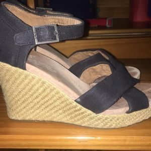 Toms wedges